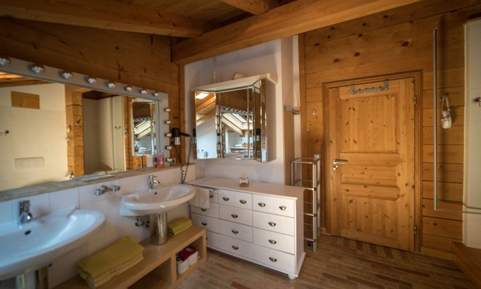 Seehausen am Staffelsee Apartment | Apartments in a log cabin with charm, proximity to the lake, fantastic views
