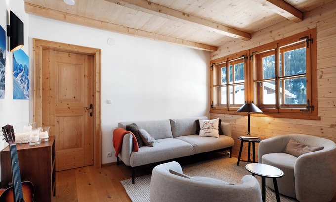 Sankt Anton am Arlberg Apartment | Apartment 'Steinbock' with Mountain View, Balcony and Wi-Fi