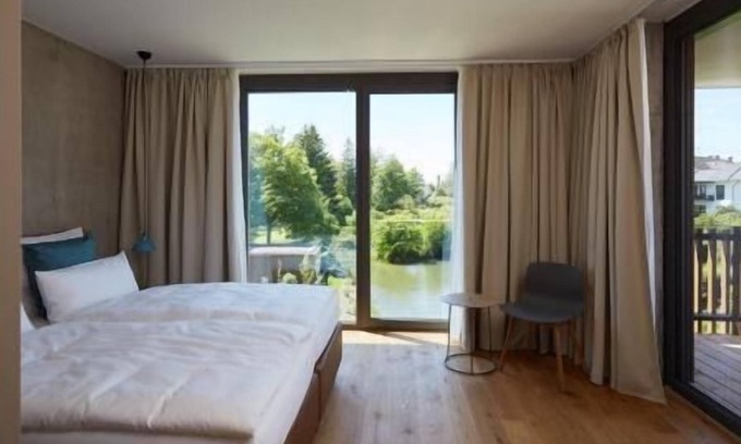Singen Apartment | Apartment über dem Wasser, 57qm, 1 Schlafzimmer, 1 Wohn-/Schlafzimmer, Loggia, max. 4 Personen