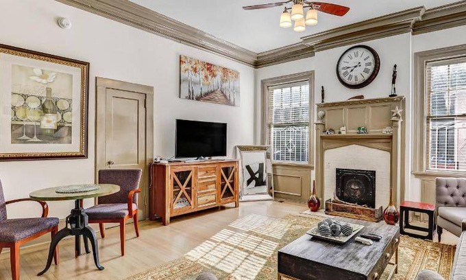 Thomas Square Apartment | Apartment ∙ 1 bedroom ∙ 4 guests
