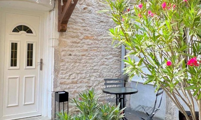 Chagny Apartment | Apartment ∙ 1 bedroom ∙ 2 guests