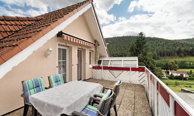 Enzklosterle Apartment | Apartment '1' with Private Terrace, Shared Garden and Wi-Fi