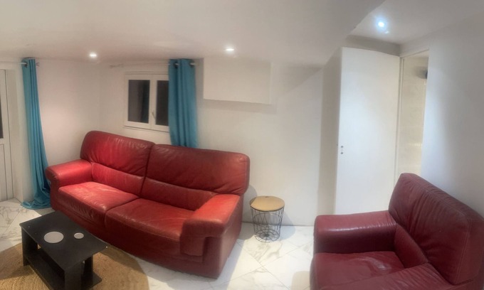 Saulx-les-Chartreux Apartment | Apartment 2 rooms (Living room, bedroom, kitchen, shower Wc) 3km Massy TGV, RER-B