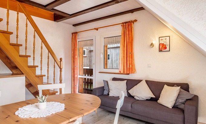 Sankt Maergen Apartment | Apartment '2- Ost' with Private Garden, Balcony and Wi-Fi
