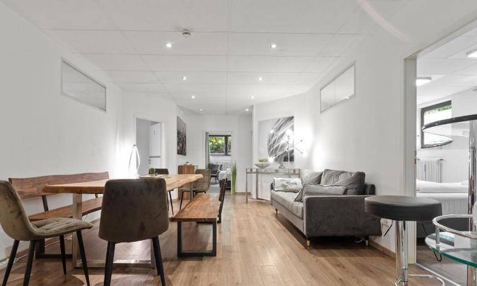 Trudering-Riem Apartment | Apartment ∙ 4 bedrooms ∙ 14 guests