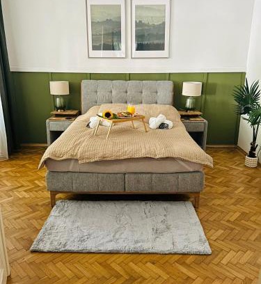Meidling Apartment | Apartment 5 min Schönbrunn Gloriette, Direct to City Center, Free Parking