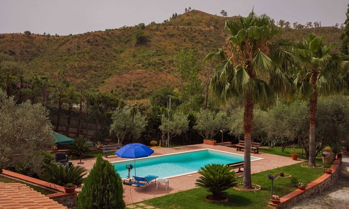 Santa Caterina Dello Ionio Marina Villa | Apartment 6 places with shared pool, surrounded by greenery 1 km from the sea!