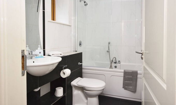 Letterfrack Cottage | Apartment 711 - Letterfrack - sleeps 4 guests in 3 bedrooms