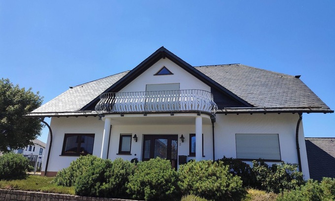 Hermeskeil Apartment | Apartment 'Am Tivoli' with Private Terrace, Private Garden and Wi-Fi