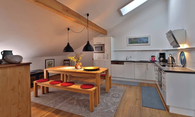 Traunreut Apartment | Apartment am Weiher, 90 sqm, 2 bedrooms