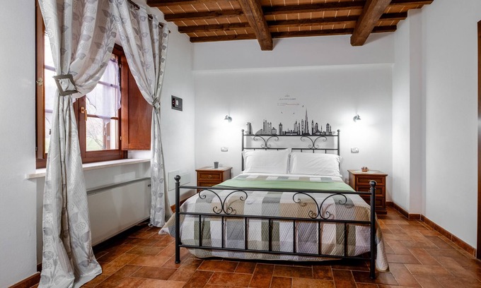 Catabbio Apartment | Apartment 'Appartamento Silver' with Shared Pool and Shared Garden