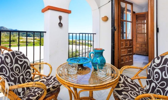 Maro Apartment | Apartment Arcoiris in Nerja - 5 persons, 3 bedrooms