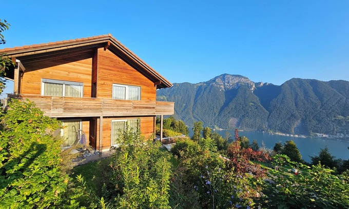 Ruetli Apartment | Apartment Arnika – stunning lake & mountain view, extraordinary