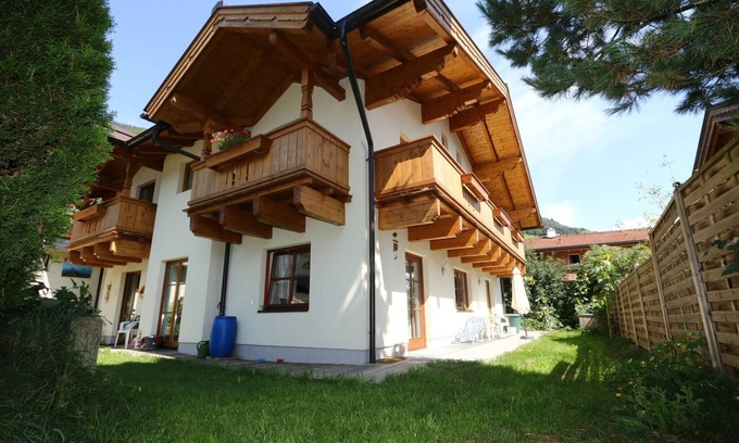 Bramberg am Wildkogel Apartment | Apartment in Bramberg near Ski Lift & Wildkogel