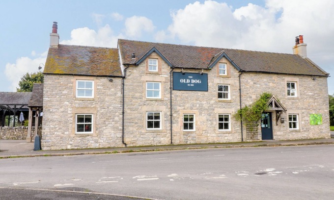 Fenny Bentley Cottage | APARTMENT AT THE OLD DOG, THORPE, pet friendly in Thorpe