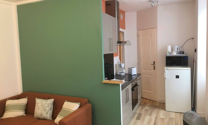 Pougues-les-Eaux Apartment | Apartment at Villa Jean-Pierre near the Planetarium casino