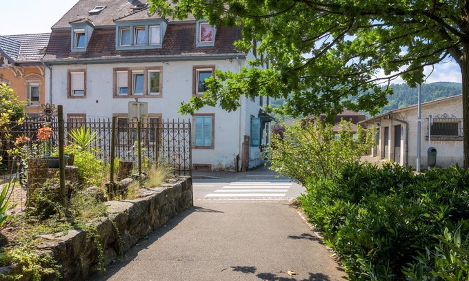 Munster Apartment | Apartment 'Au Petit Meuh'ster' with Mountain View, Shared Garden and Wi-Fi