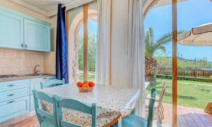Bonalaccia-Filetto Apartment | Apartment 'Bilocale Castle' with Shared Pool, Wi-Fi and Air Conditioning