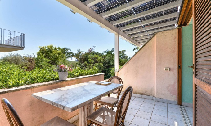 Bonalaccia-Filetto Apartment | Apartment 'Bilocale Dolores' with Shared Pool, Wi-Fi and Air Conditioning