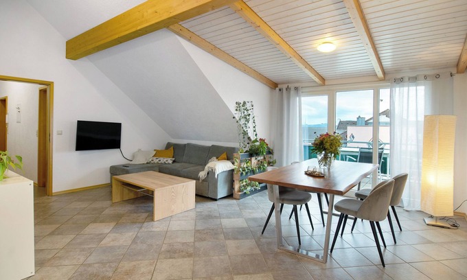 Hoyren Apartment | Apartment 'Bio Obsthof Schöngarten' with Lake View, Balcony and Wi-Fi