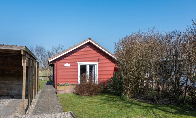 Toenning Apartment | Apartment 'Blockhaus An Der Nordsee' with Private Terrace, Private Garden and Wi-Fi