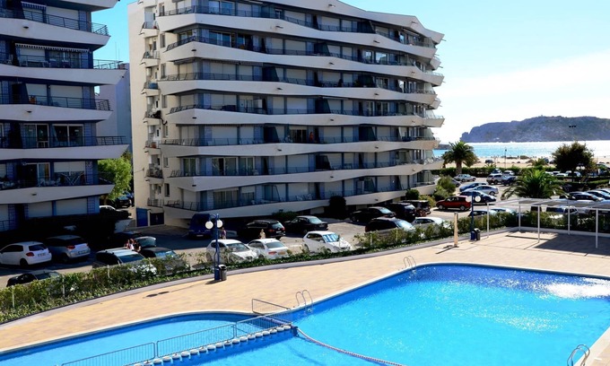 L'Estartit Apartment | Apartment by Beach in Costa Brava Nature Escape