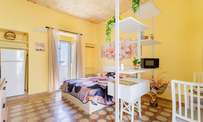 Specchia Apartment | Apartment 'Casa Donna Sofia' with Private Terrace, Wi-Fi and Air Conditioning