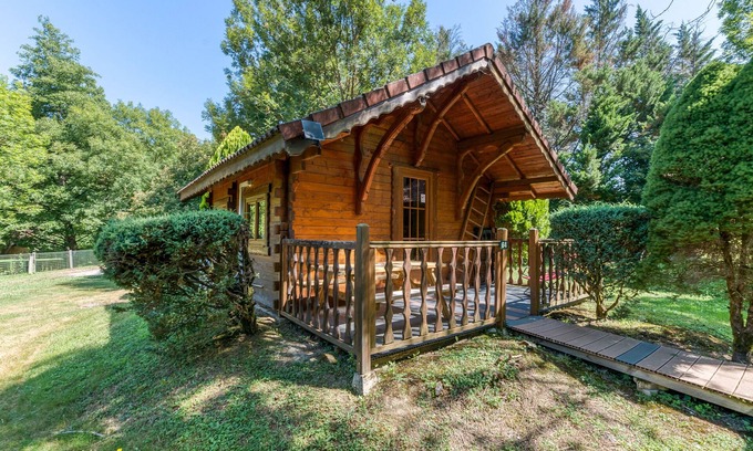 Vaulnaveys-le-Bas Apartment | Apartment 'Chalet Jacinthe' with Mountain View, Wi-Fi and Air Conditioning