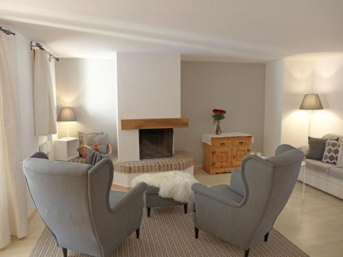 Celerina-Schlarigna Apartment | Apartment Chesa Fuolla Verda A8 by Interhome
