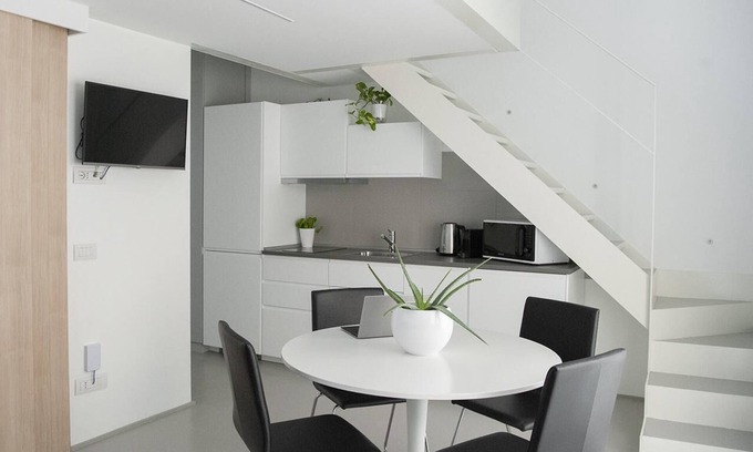 Guastalla Apartment | Apartment-Deluxe-con Soppalco-Ensuite with Shower