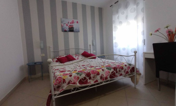 Peschici Apartment | Apartment 'Deluxe Room' with Private Terrace, Wi-Fi and Air Conditioning