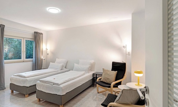Pforzheim Apartment | Apartment 'Die Edisonstraße' with Wi-Fi