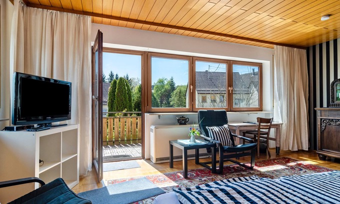 Muehlingen Apartment | Apartment 'Donau, 40qm' with Balcony and Wi-Fi