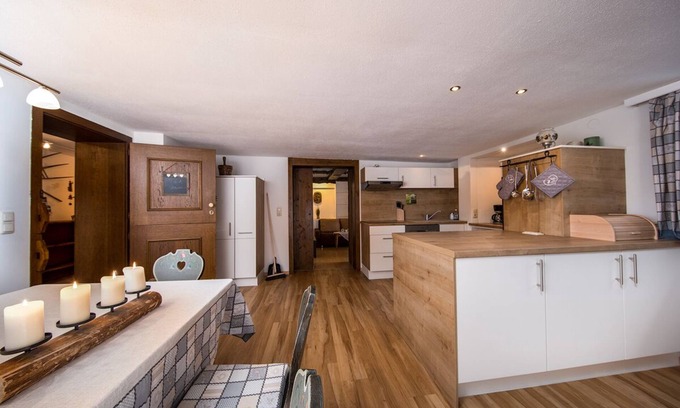 Nesselwaengle House | Apartment Edelweiß with 110m² - 3 bedrooms, 1x bathroom with shower and bathtub