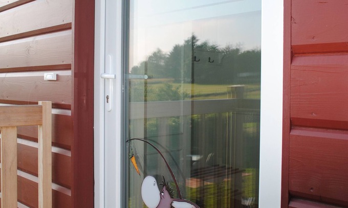 Breklum Apartment | Apartment 'Erwin' with Shared Terrace, Shared Garden and Wi-Fi