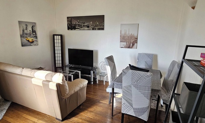 Orleans Apartment | Apartment F2 Orléans 42m², parking, sleeps 4
