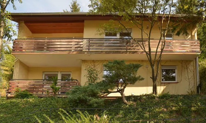 Weinheim Apartment | Apartment 'Familie Kreckel' with Balcony and Wi-Fi