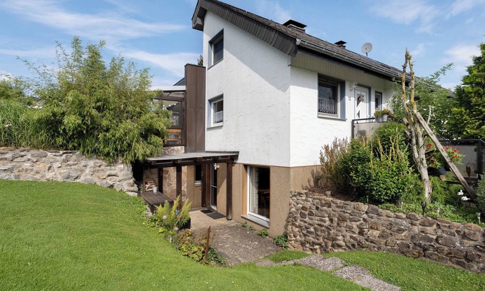 Eimelrod Apartment | Apartment 'Faustmann' with Mountain View, Shared Terrace and Wi-Fi