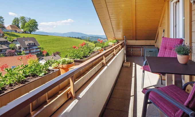 Sankt Maergen Apartment | Apartment 'Ferienwohnung Nachtigall' with Mountain View, Shared Garden and Wi-Fi