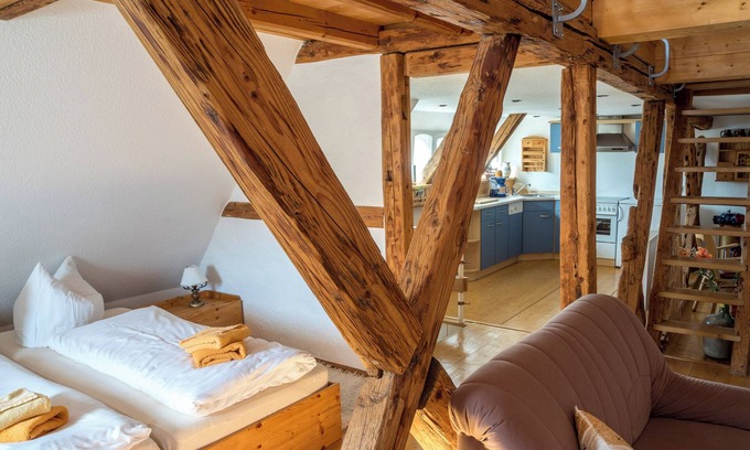 Waltersdorf Apartment | Apartment 'Ferienwohnung Am Heideborn' with Mountain View, Shared Garden and Wi-Fi