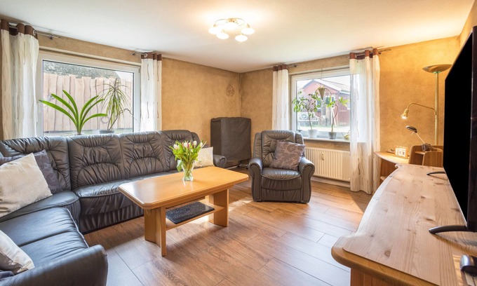 Krempermoor Apartment | Apartment 'Ferienwohnung Krempermoor 1' with Shared Terrace and Wi-Fi