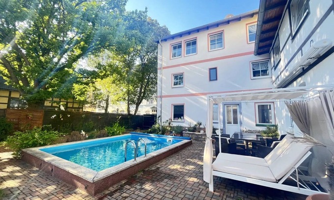 Ilversgehofen Apartment | Apartment 'Ferienwohnung Bernoth' with Shared Pool, Shared Garden and Wi-Fi