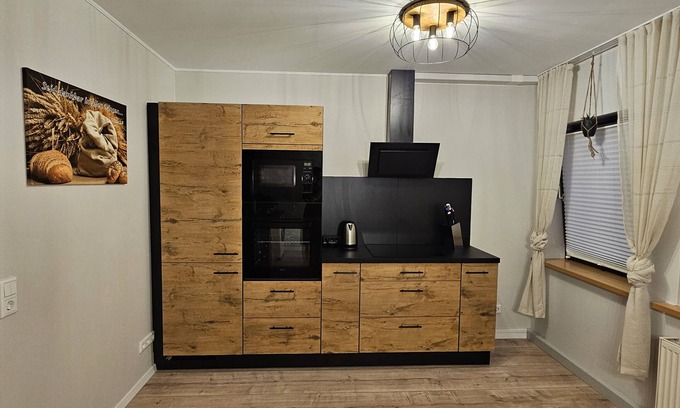 Nuttlar Apartment | Apartment 'Ferienwohnung An Den Ruhrauen' with Mountain View and Wi-Fi