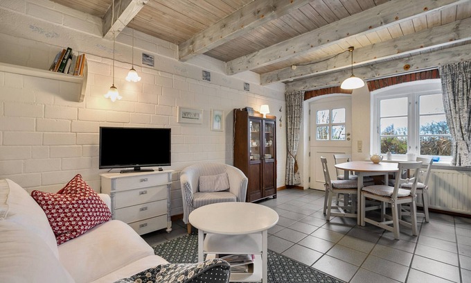 Rodenas Apartment | Apartment 'Ferienwohnung 2' with Shared Garden, Balcony and Wi-Fi