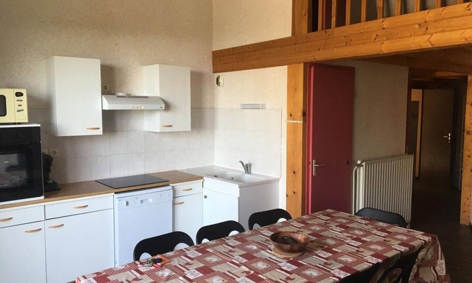 Montferrier Apartment | Apartment 'Framboise Les Monts D'olmes' with Mountain View and Private Terrace