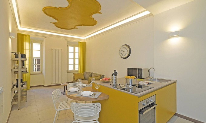 Gargnano Apartment | Apartment 'Gemhouse Ambra Garda Lake' 50 m from the lake, wi-fi and air conditioning