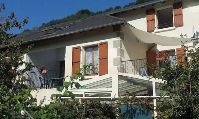 Lascelle Apartment | Apartment 'Gîte Bassin D'aurillac, Cantal' with Lake View, Private Terrace and Balcony