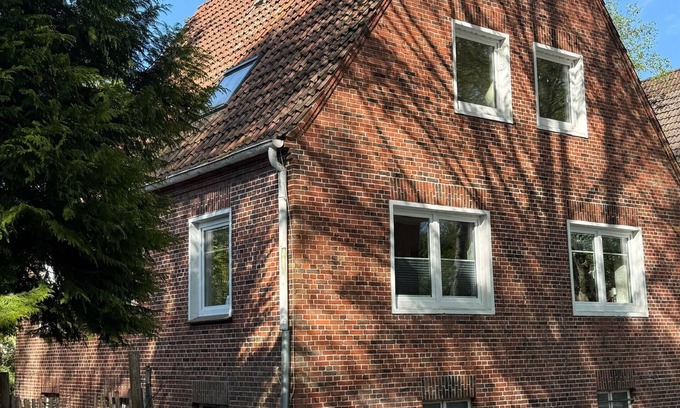 Emden Apartment | Apartment 'Herrentor' with Private Terrace, Private Garden and Wi-Fi