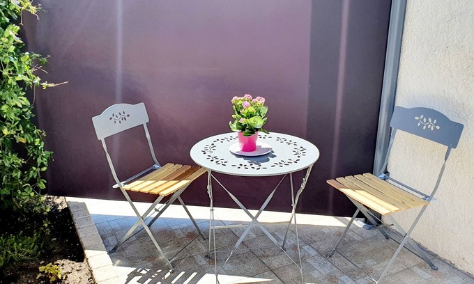 Fleury-les-Aubrais Apartment | Apartment/house 150m Fleury-les-Aubrais train station -2 km downtown Orleans