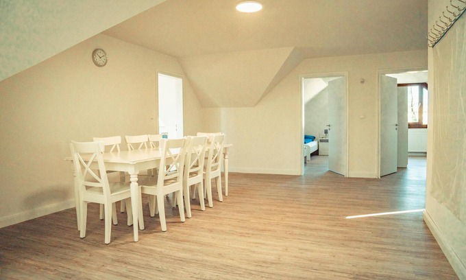 Esgrus Apartment | Apartment house Brunsholm apartment 13 with 1st floor with balcony